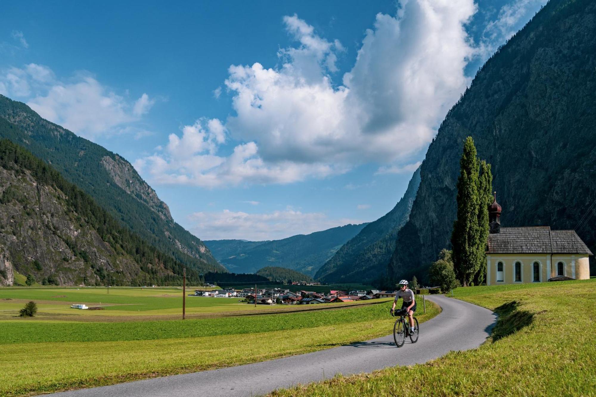 NEUES Apartmenthaus mit Sky- Wellness MYALPS Tirol Oetz Exterior foto